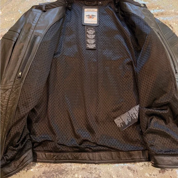 Harley-Davidson Black Leather Jacket - Picture 4 of 8